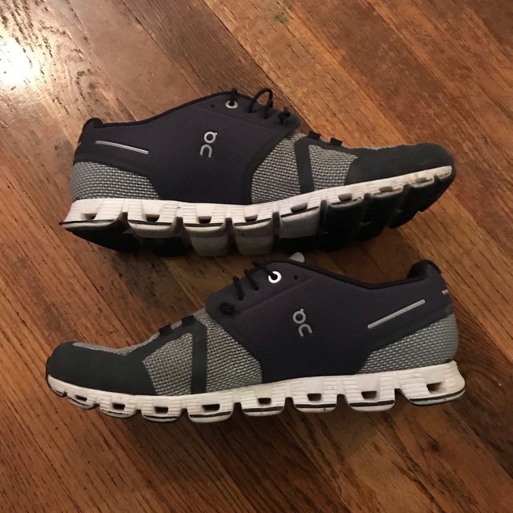 On Running shoes grey/black Mens size 10